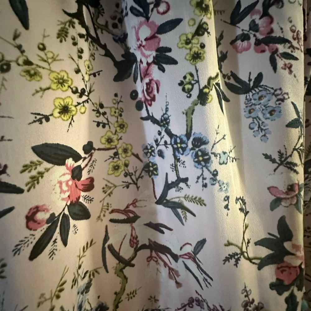 Floral dress size medium - Picture 2 of 4